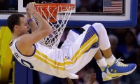 NBA常规赛独行侠双杀快船 东契奇砍下三双再演控场大师秀，东契奇19分7失误 独行侠惨败76人